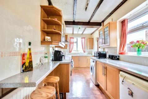 Kitchen_1.jpeg