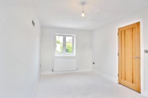 Bedroom 2_1.jpeg
