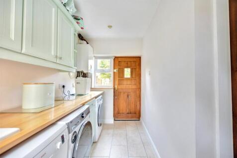 Utility Room_1.jpeg