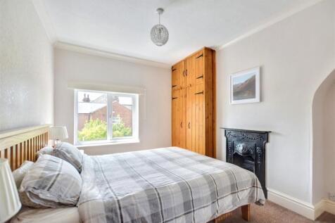 Bedroom 1_1.jpeg