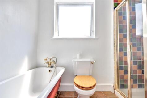 Bathroom_2.jpeg