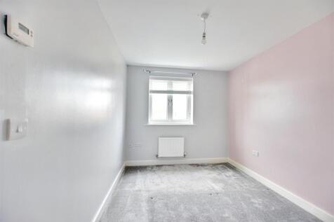 Bedroom 1_1.jpeg