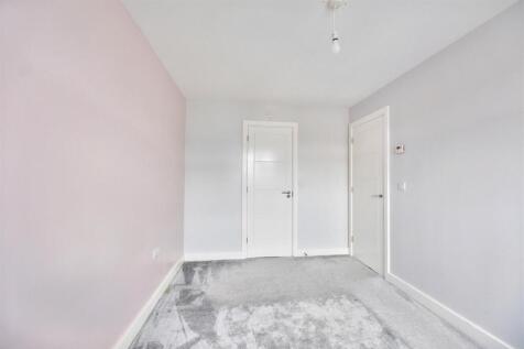 Bedroom 1_2.jpeg