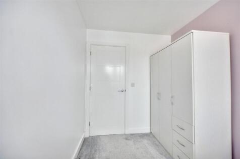 Bedroom 3_2.jpeg