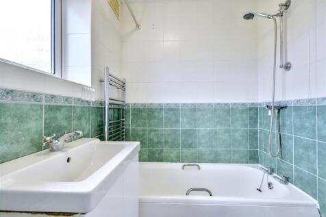 Bathroom_2.jpeg
