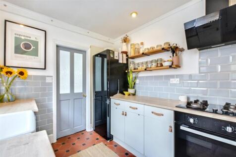 Kitchen_2.jpeg