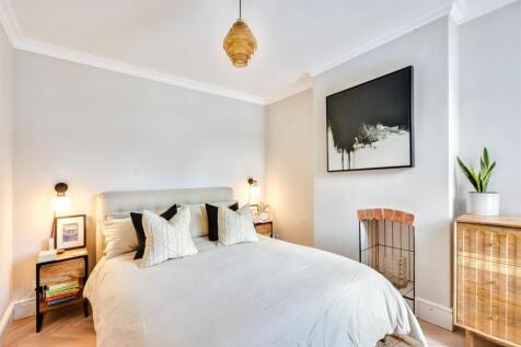 Bedroom 1_1.jpeg
