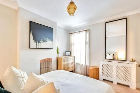 Bedroom 1_2.jpeg