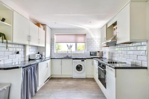 Kitchen_1.jpeg