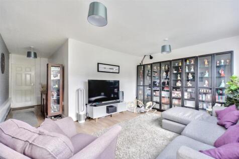 Family Room_3.jpeg