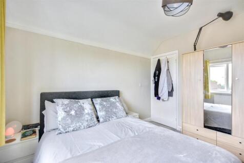 Bedroom 1_2.jpeg