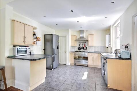 Kitchen_1.jpeg