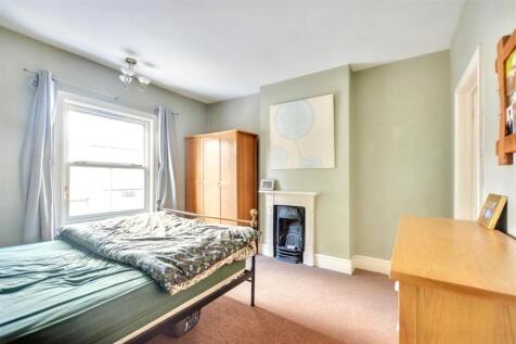 Bedroom 1_1.jpeg