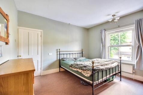 Bedroom 1_2.jpeg