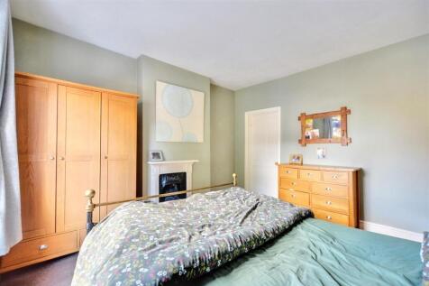 Bedroom 1_3.jpeg