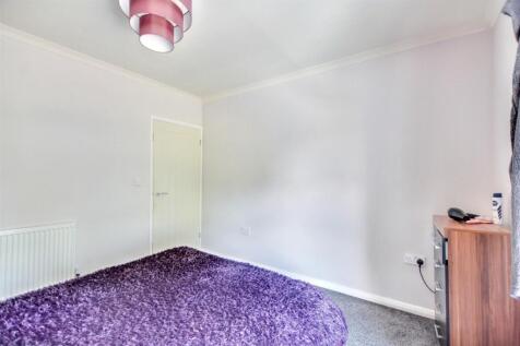 Bedroom 1_2.jpeg
