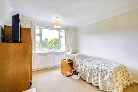 Bedroom 1_1.jpeg