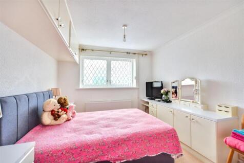 Bedroom 1_1.jpeg