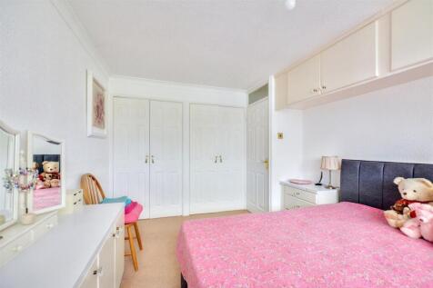 Bedroom 1_2.jpeg
