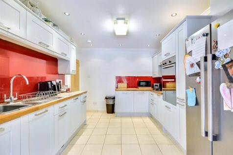 Kitchen_2.jpeg