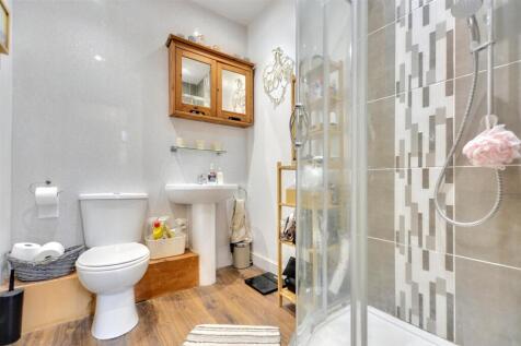 Downstairs Bathroom.jpeg