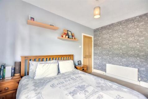 Bedroom 1_2.jpeg