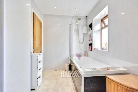 Bathroom_2.jpeg