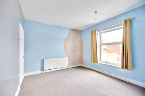 Bedroom 1_3.jpeg