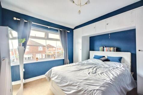 Bedroom 1_1.jpeg