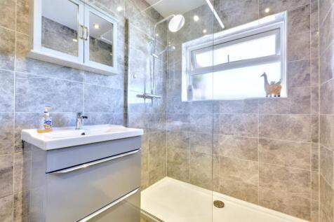 Bathroom_2.jpeg