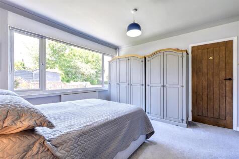 Bedroom 1_2.jpeg