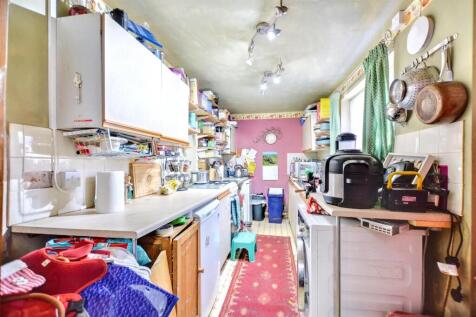 Kitchen_1.jpeg