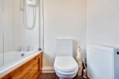 Bathroom_2.jpeg