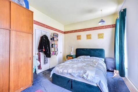 Bedroom 1_1.jpeg
