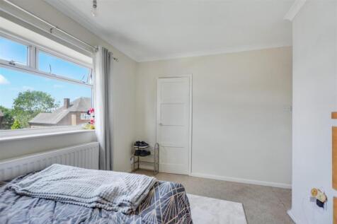 Bedroom 1_2.jpeg
