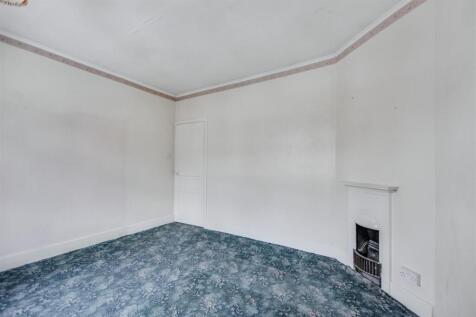 Bedroom 1_2.jpeg