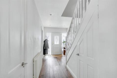 Hallway_1.jpeg