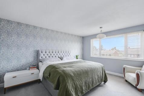 Bedroom 1_1.jpeg