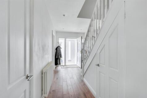 Hallway_2.jpeg