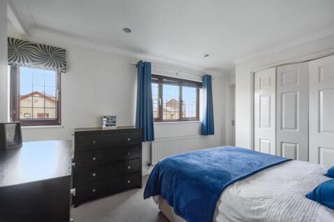 Bedroom 1_1.jpeg