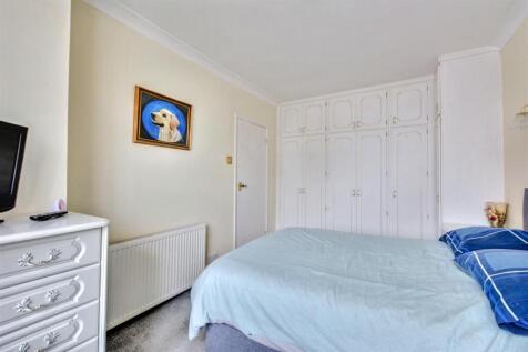 Bedroom 1_2.jpeg