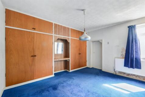 Bedroom 1_1.jpeg