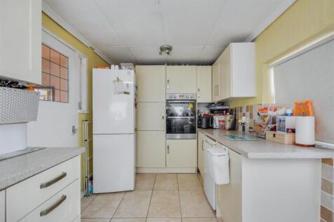 Kitchen_2.jpeg
