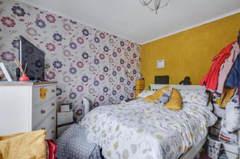 Bedroom 1_1.jpeg