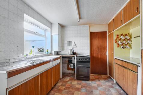 Kitchen_1.jpeg