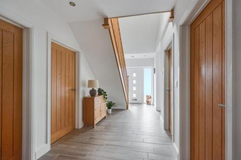 Entrance Hall_4.jpeg