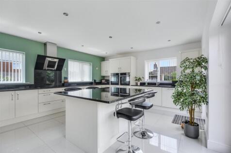 Kitchen_2.jpeg