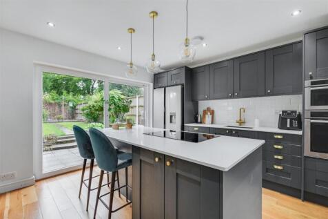 Kitchen_2.jpeg