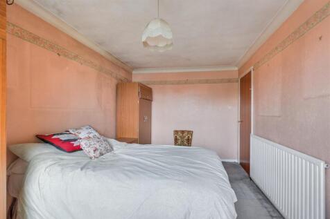 Bedroom 1_2.jpeg