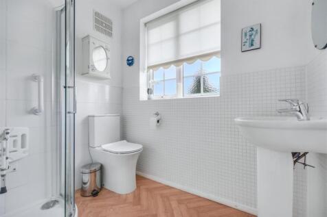 Bathroom.jpeg